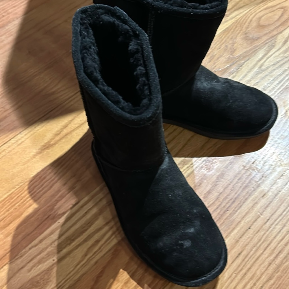 BearPaw boots- black, size 7